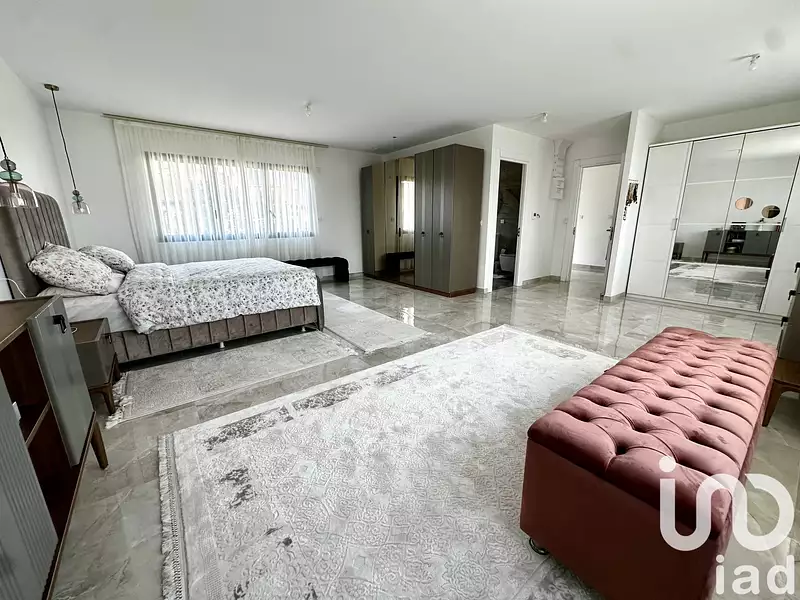 Maison, 280 m²