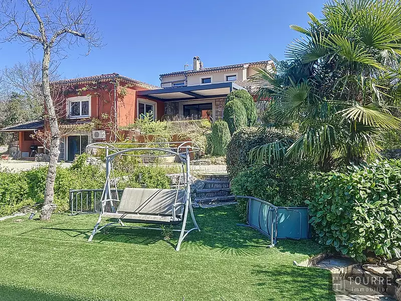 Maison, 240 m²