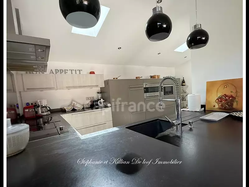 Maison, 250 m²