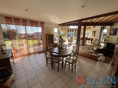 Maison, 235 m²