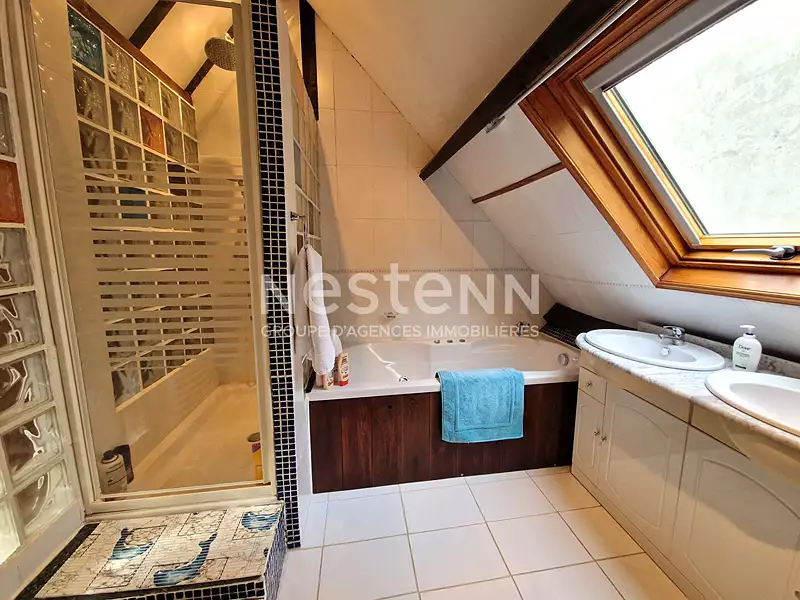 Maison, 250 m²