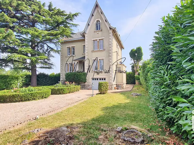 Maison, 233 m²