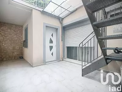 Immeuble, 374 m²
