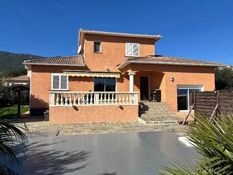 Maison, 145 m²