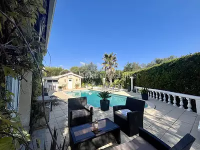 Maison, 180 m²