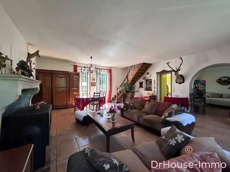 Maison, 174 m²