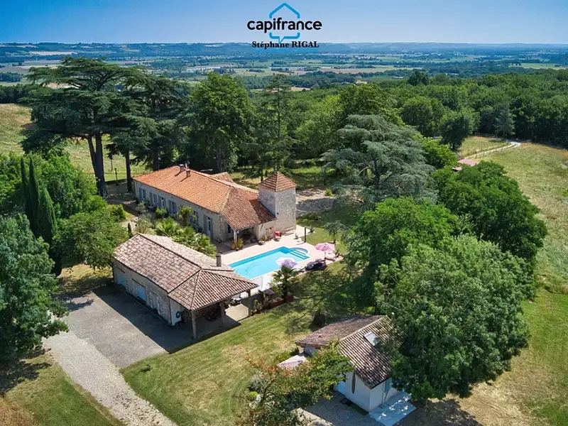 Maison, 210 m²