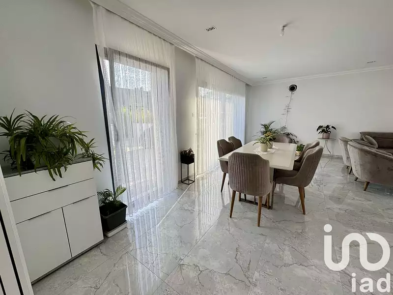 Maison, 280 m²