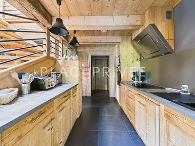 Maison, 704 m²