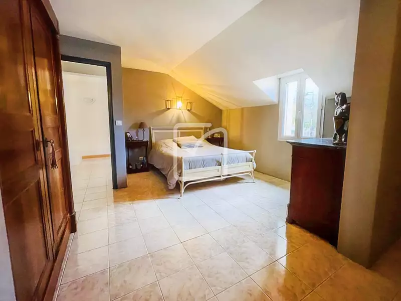Maison, 281 m²