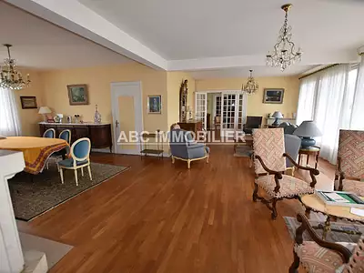 Maison, 257 m²