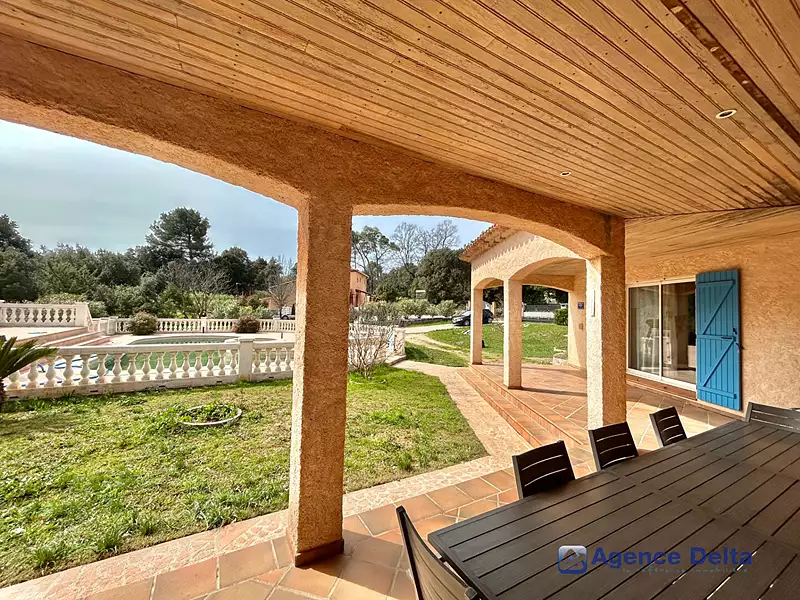 Maison, 182,93 m²
