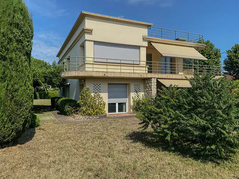 Maison, 240 m²