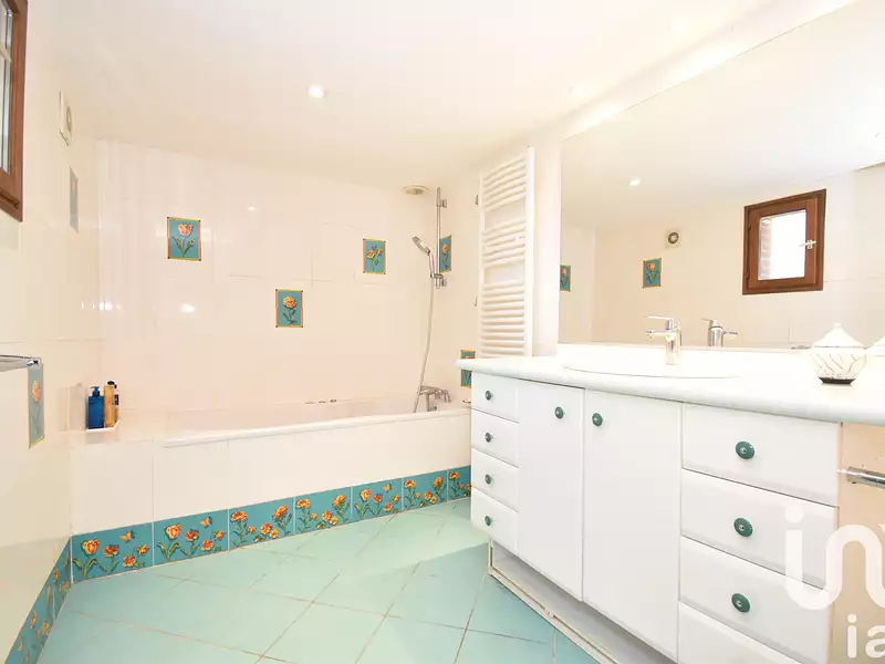 Maison, 165 m²