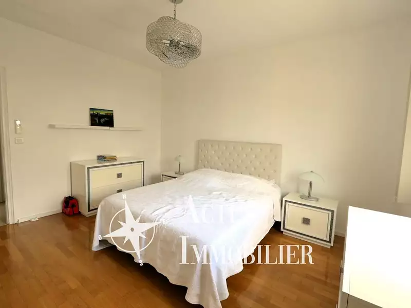 Maison, 196 m²