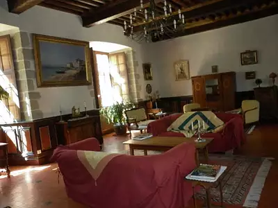 Maison, 1 700 m²