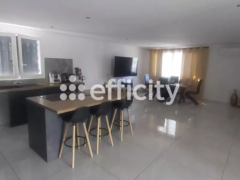 Maison, 117 m²