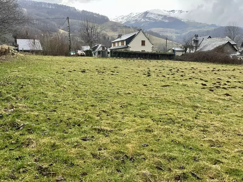 Terrain, 1 689 m²