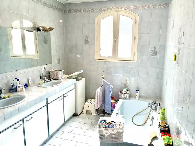 Maison, 250 m²