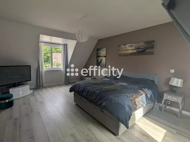 Maison, 235 m²