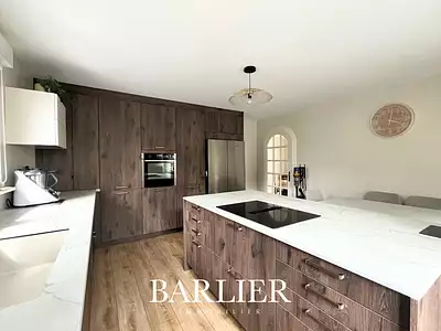 Maison, 211 m²