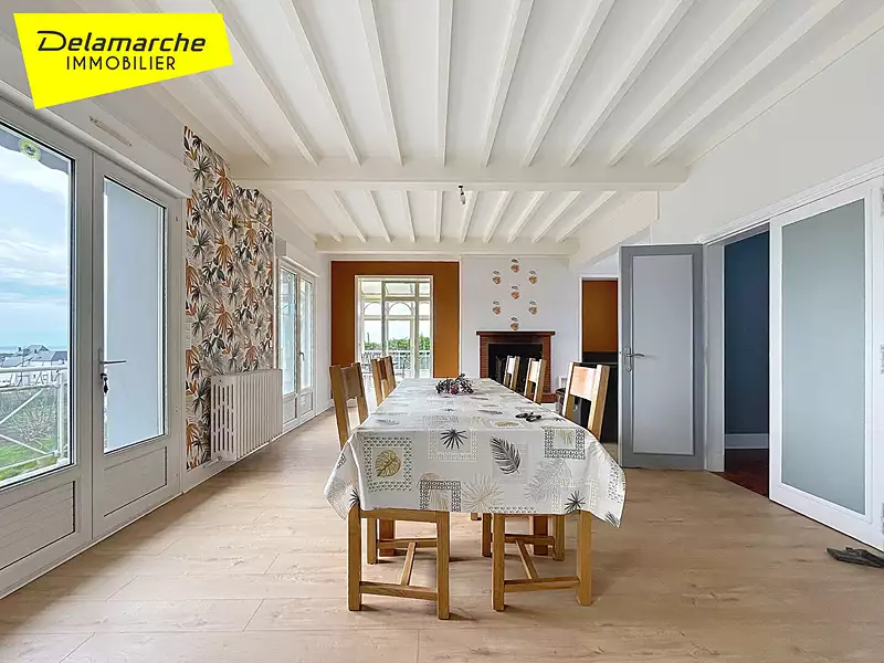 Maison, 256 m²