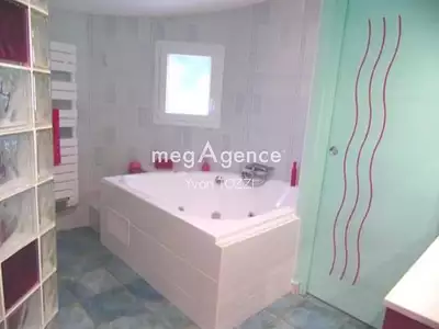 Maison, 330 m²