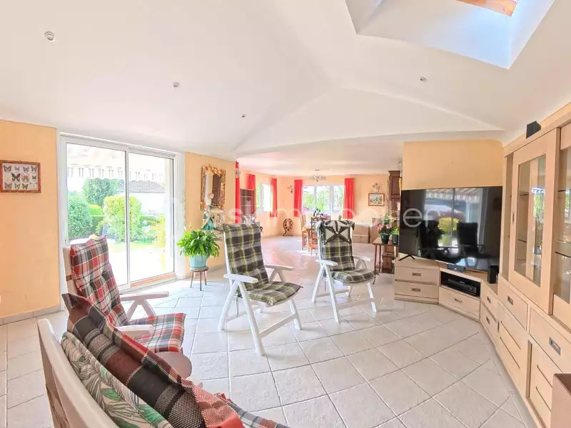 Maison, 250 m²
