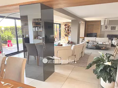 Maison, 260 m²
