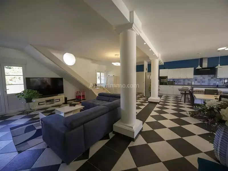 Maison, 280 m²
