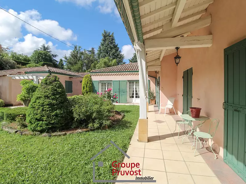 Maison, 280 m²