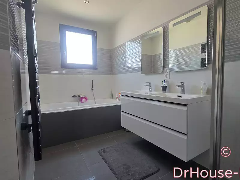 Maison, 155 m²