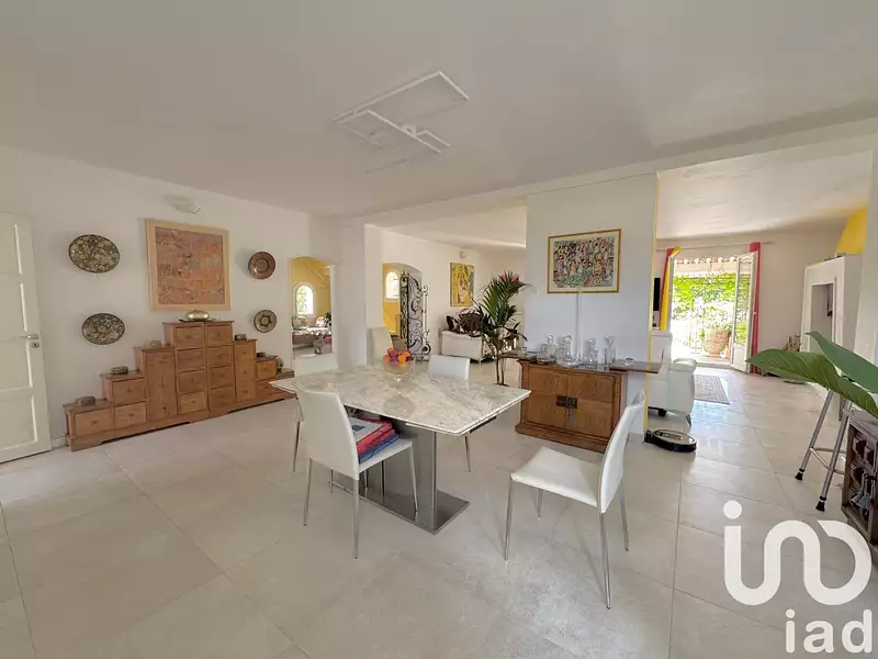 Maison, 244 m²