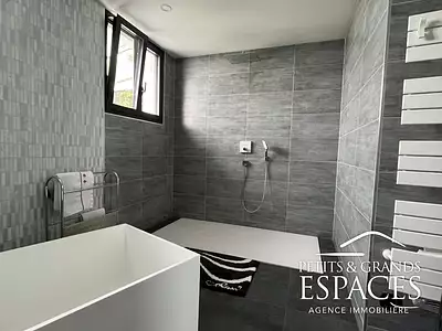 Maison, 167 m²