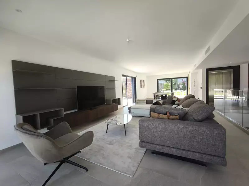 Maison, 244,4 m²