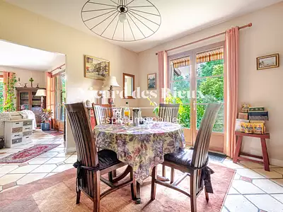Maison, 220 m²
