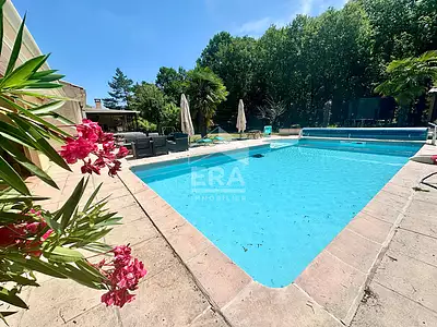 Maison, 217 m²