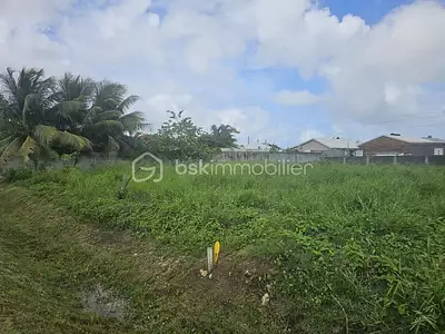 Terrain, 881 m²