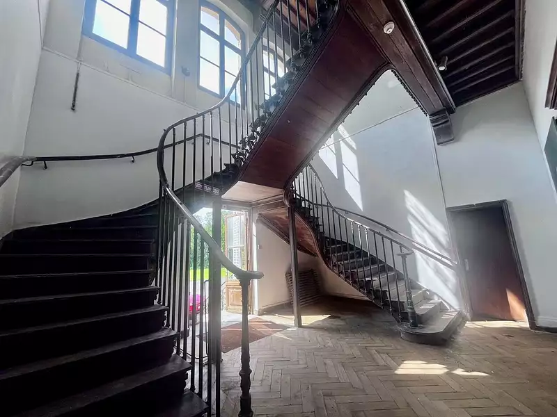 Maison, 1 800 m²