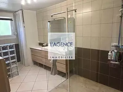 Maison, 218 m²