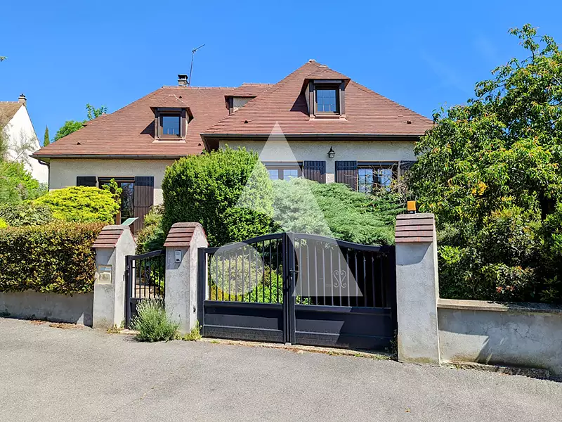 Maison, 151 m²