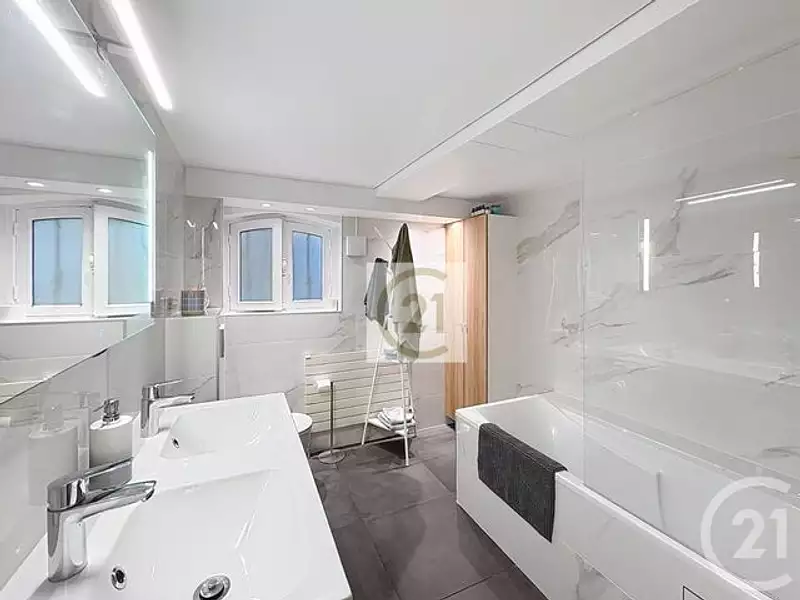 Maison, 237 m²