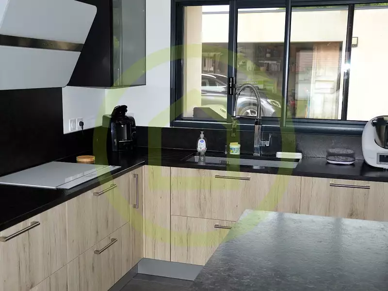 Maison, 175 m²