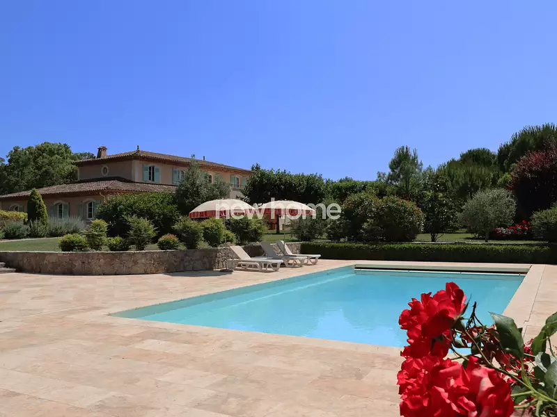 Maison, 320 m²