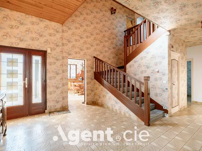 Maison, 240 m²