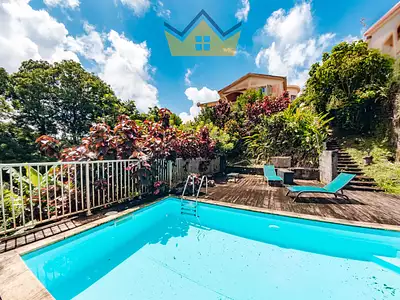 Maison, 240 m²