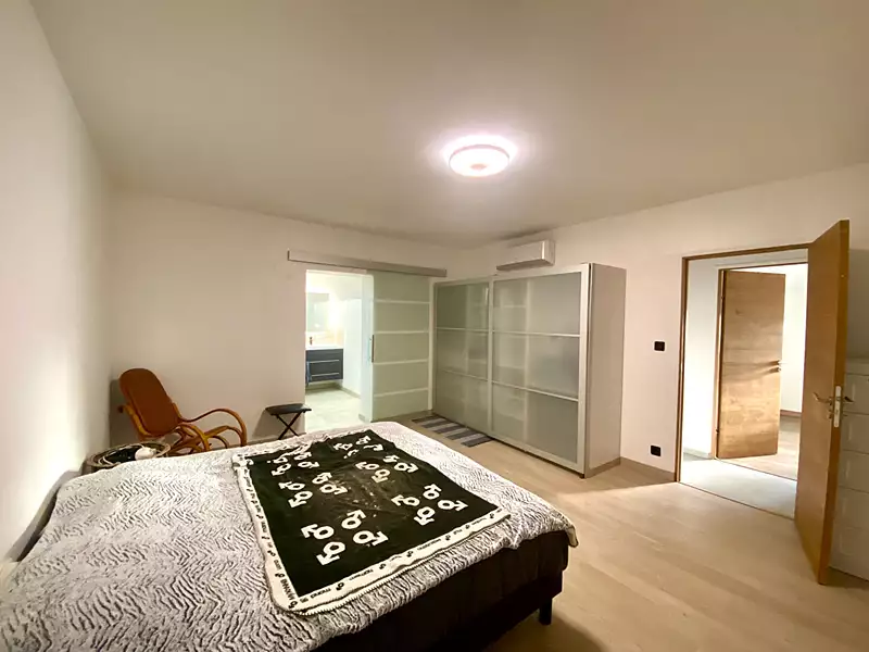 Maison, 681,61 m²