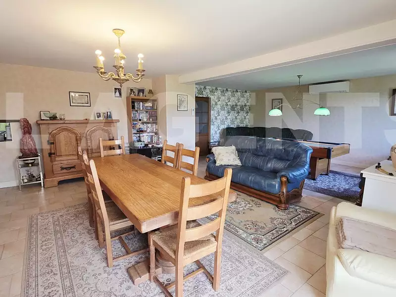 Maison, 298 m²