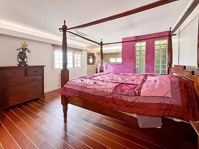Maison, 225 m²