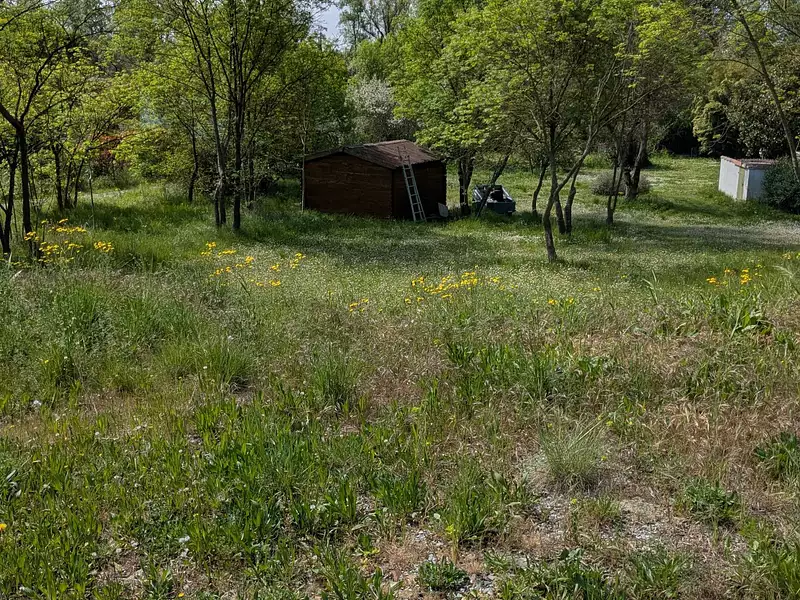 Terrain, 1 644 m²